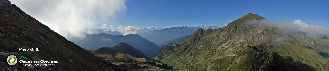 58 Vista panoramica scendendo sul sent. 101 verso Passo San Marco.jpg